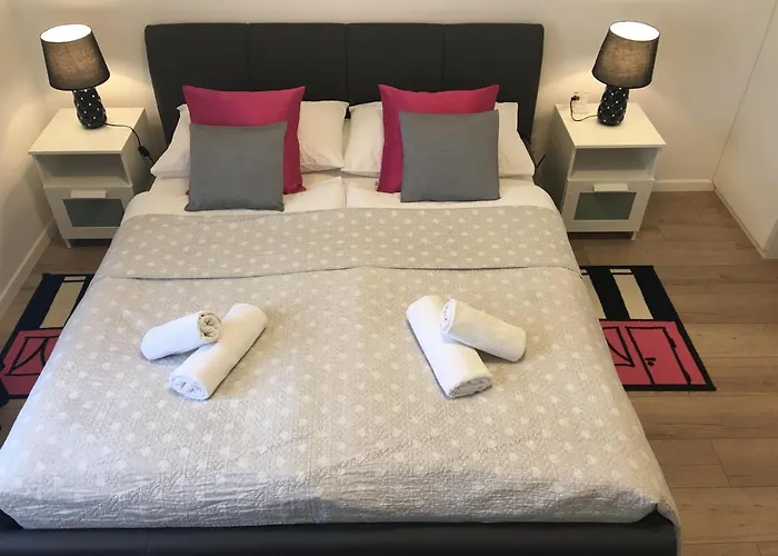 Downtown Luxury Apartment